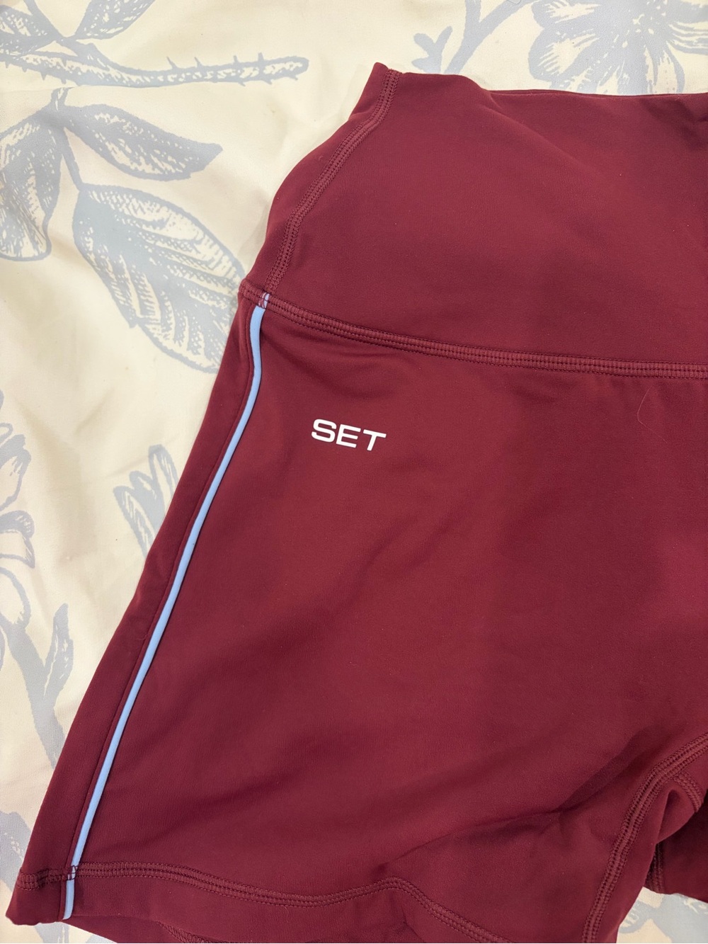 Set Active Maroon and Baby Blue Layered Tank and Biker Short Set Summer 2026 - Picture 3 of 4